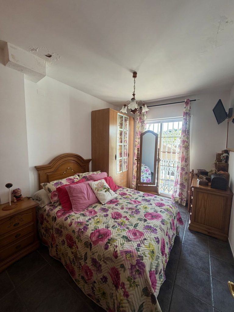 86478a3bec5efce5cdca4b3cac981688 - 16