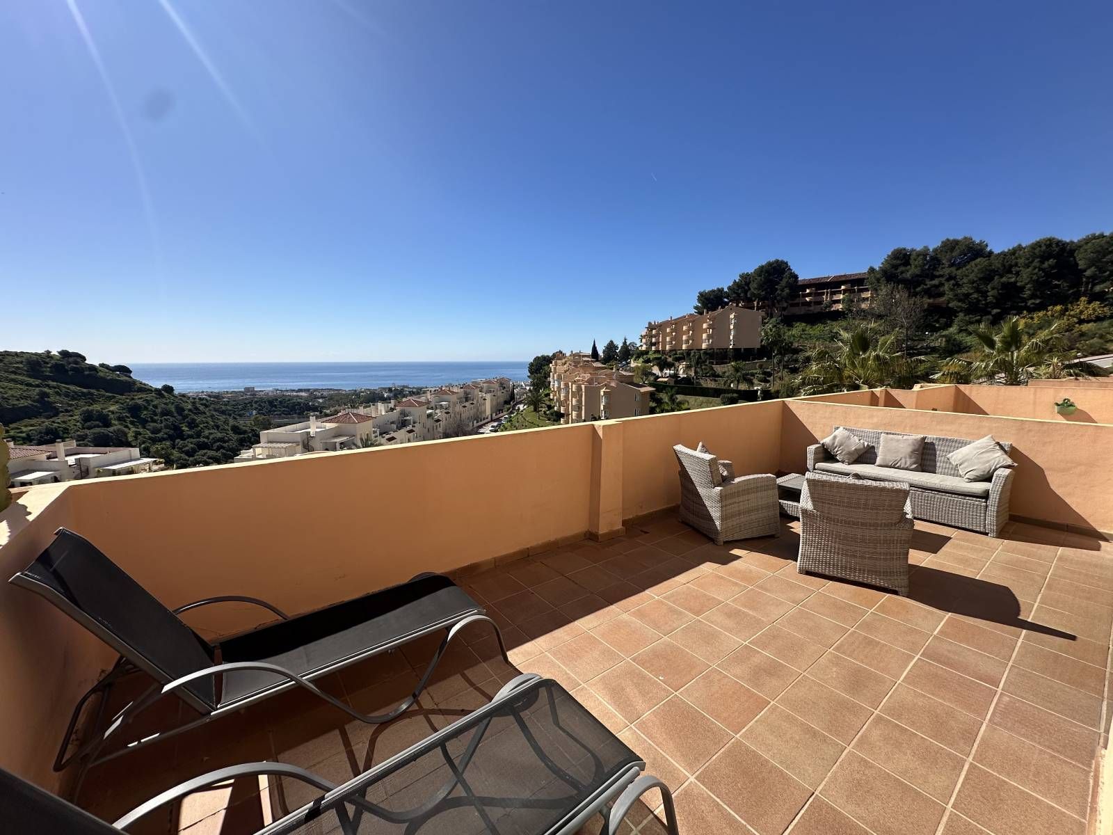 882057c0b2c5a9746d1dfd821630de19 - 1