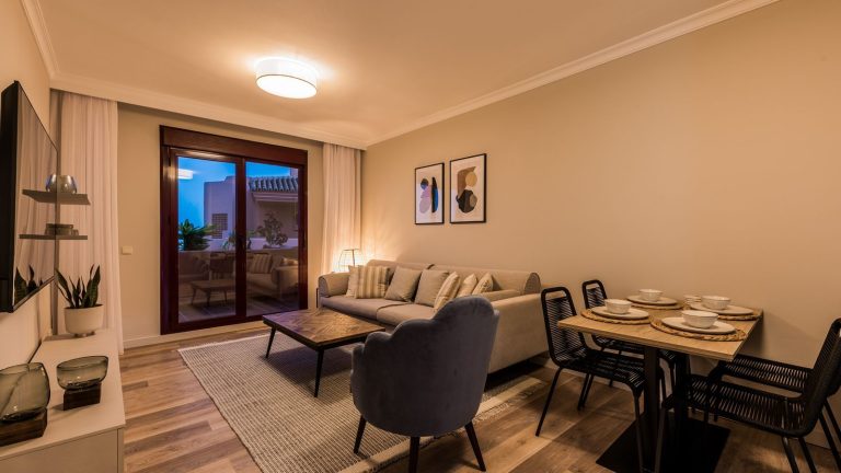 884abcaf72781c6268a60e769a21cc0e - 13