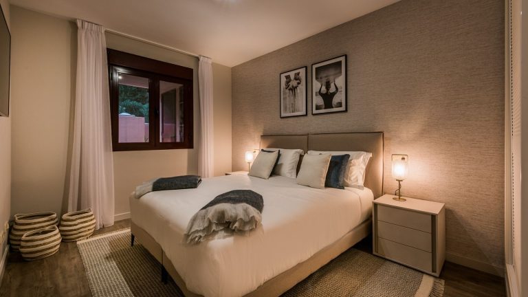 884abcaf72781c6268a60e769a21cc0e - 15