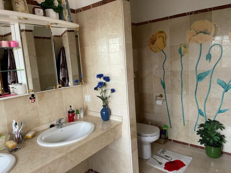 888049189226684054146fbdd028db28 - 12