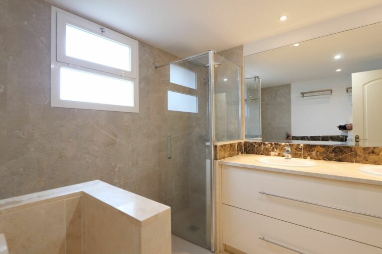 88aeb7093fc725acc06c999b3313c76f - 14