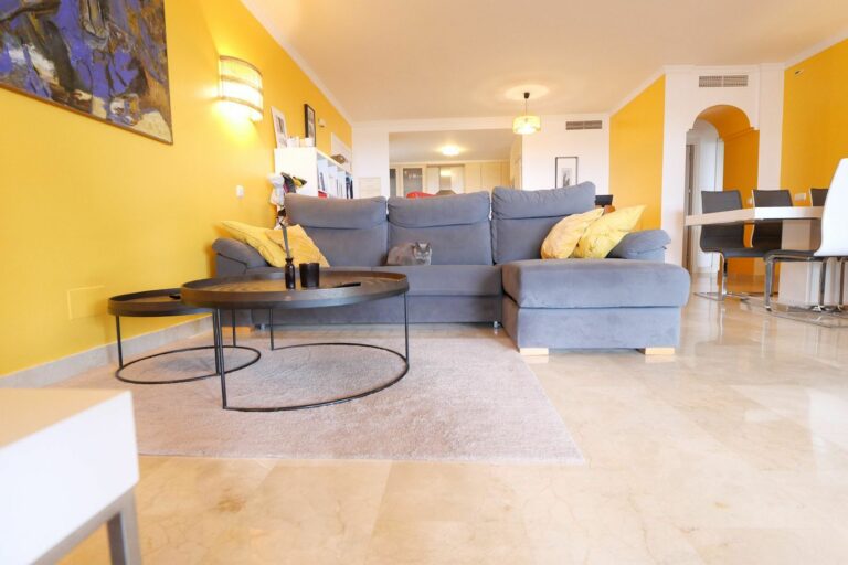 88aeb7093fc725acc06c999b3313c76f - 16