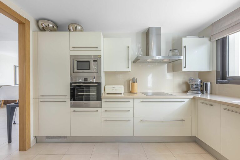 88caa3a7a2a2a3c97d02599f4ae031bb - 12