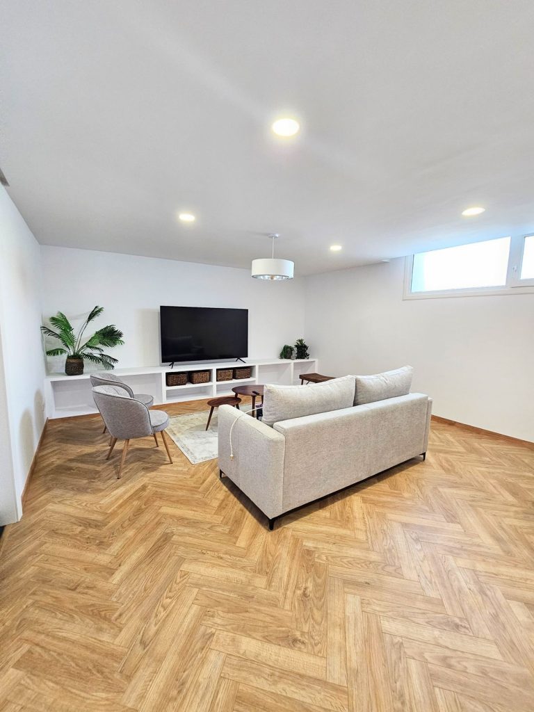 88e119273adef35d01bc629e6555f9e8 - 12