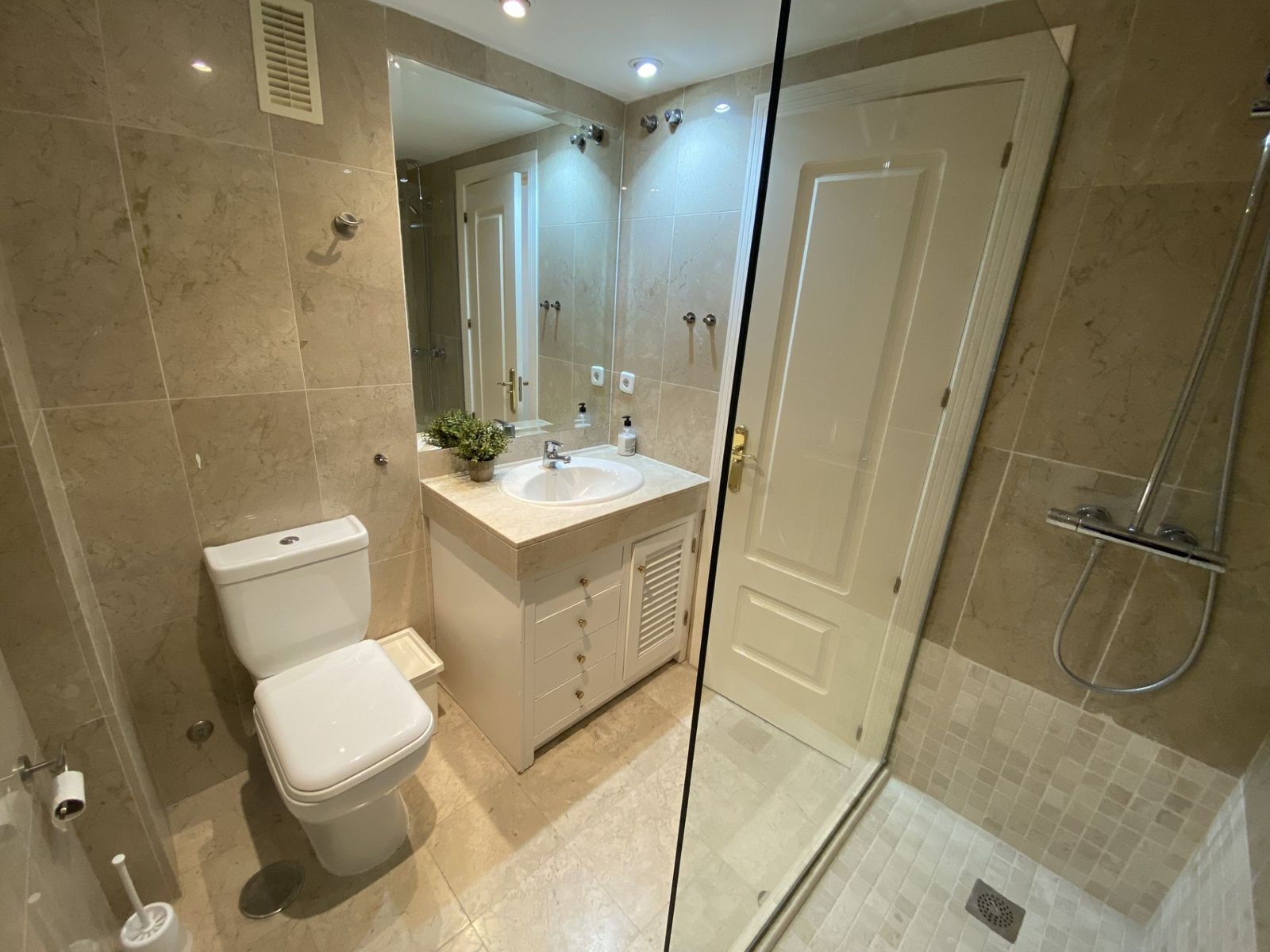 89952ee33f9091e4d5268386457461e7 - 10