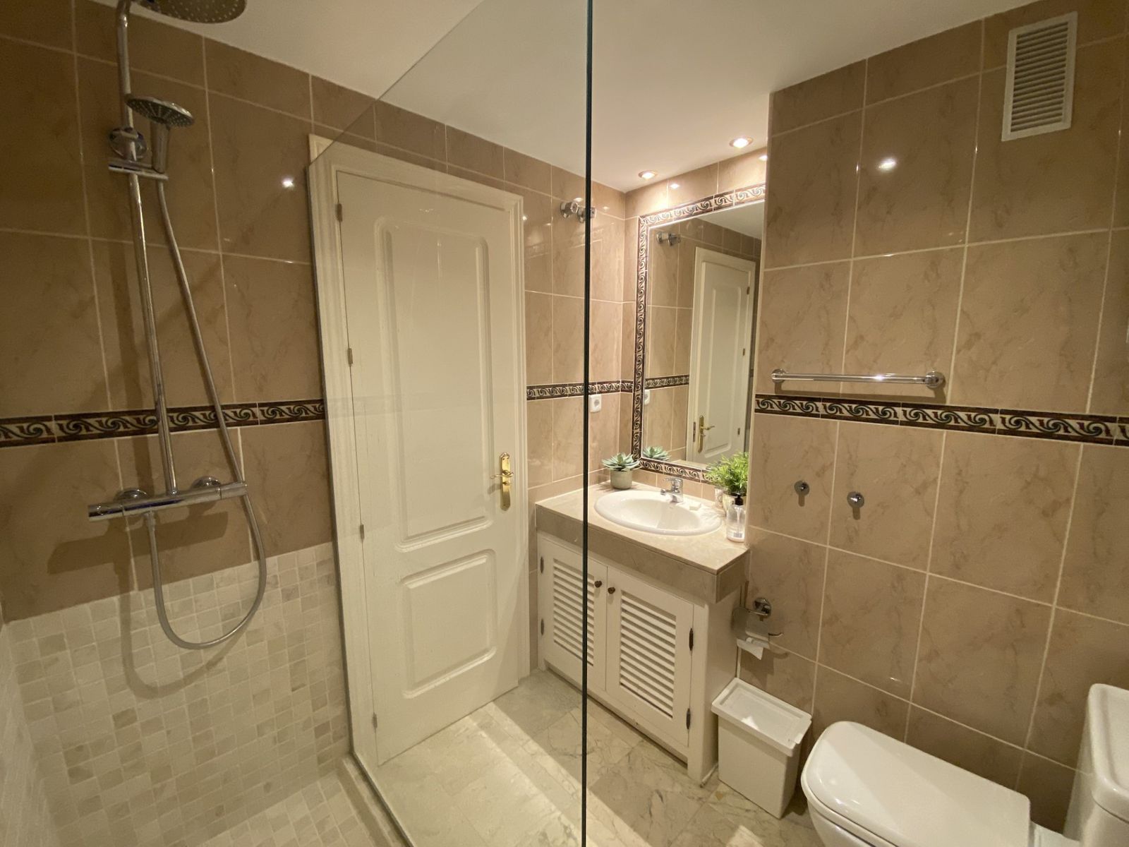 89952ee33f9091e4d5268386457461e7 - 13