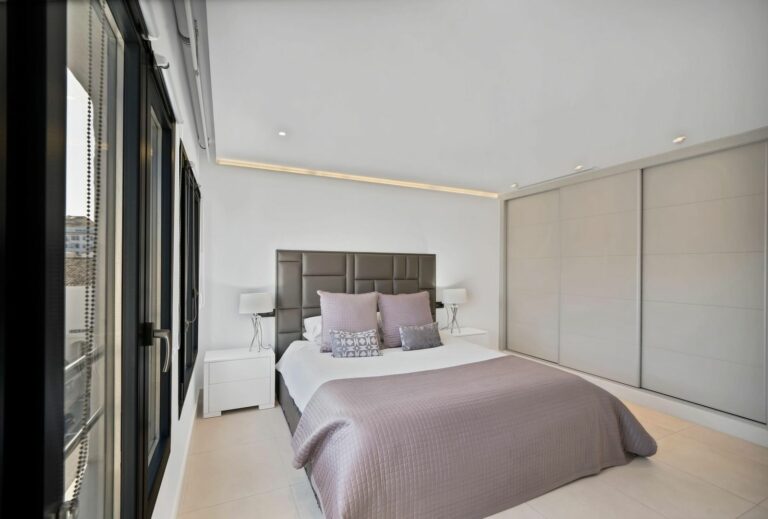 89d8fbe48e9e4d23e92821b7515528a1 - 11