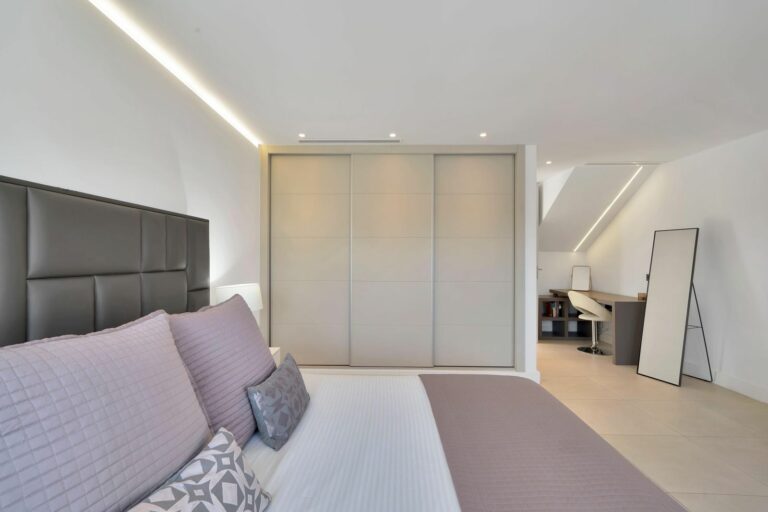 89d8fbe48e9e4d23e92821b7515528a1 - 12