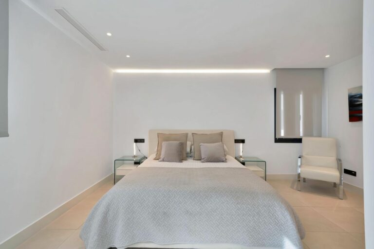 89d8fbe48e9e4d23e92821b7515528a1 - 15