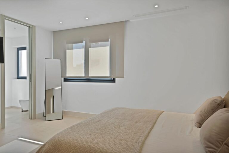 89d8fbe48e9e4d23e92821b7515528a1 - 16