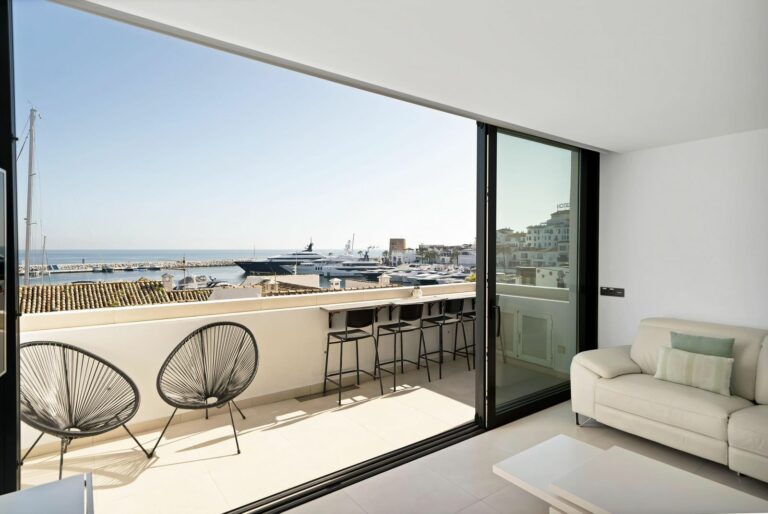 89d8fbe48e9e4d23e92821b7515528a1 - 4