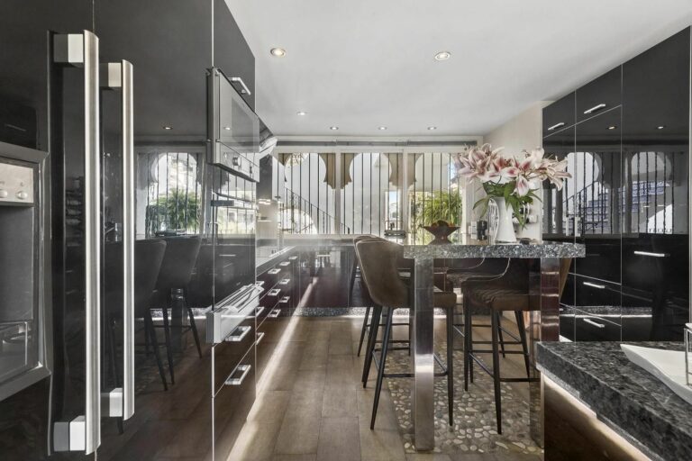 8a28b77e708f8879ca386f2c71a7adae - 10