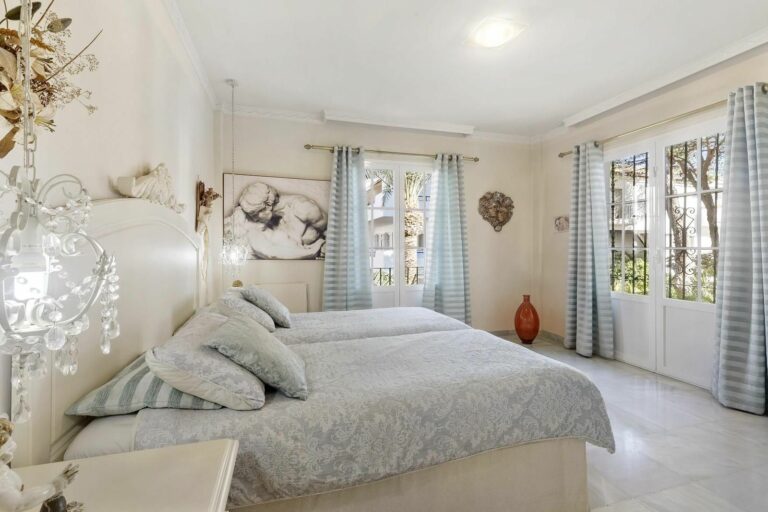 8a28b77e708f8879ca386f2c71a7adae - 11