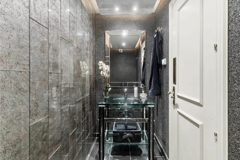 8a28b77e708f8879ca386f2c71a7adae - 9