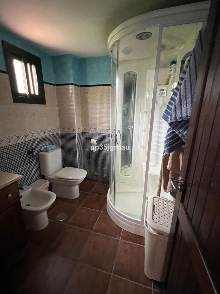 8b02c1cd095ed7190d39451eb38162cc - 14