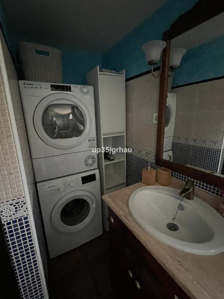 8b02c1cd095ed7190d39451eb38162cc - 16