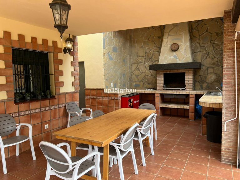 8b02c1cd095ed7190d39451eb38162cc - 2