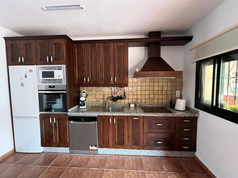 8b02c1cd095ed7190d39451eb38162cc - 3