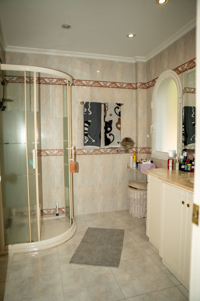 8b0a1b1755f8da3b02b0f2d9161f283c - 16