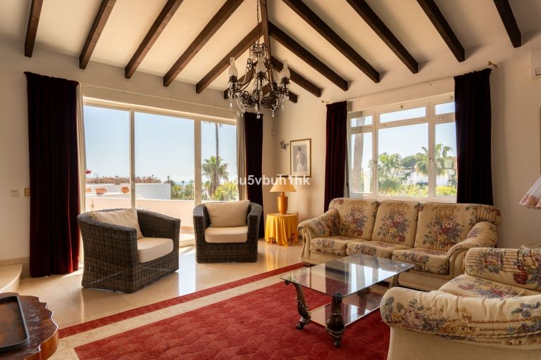 8c70d0e951ad229303e1490e7c362eed - 1