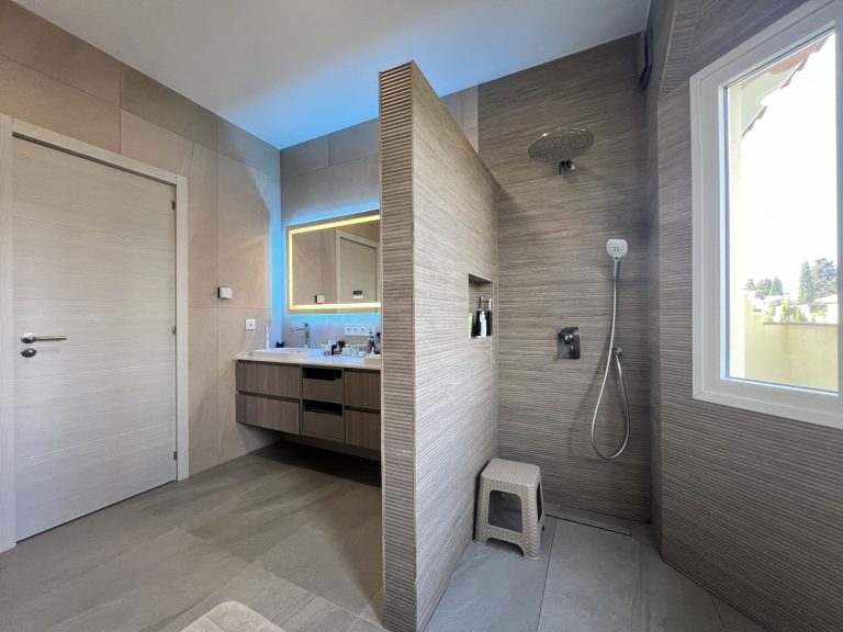 8db4b48a5229f90a6acb879a741843f1 - 14