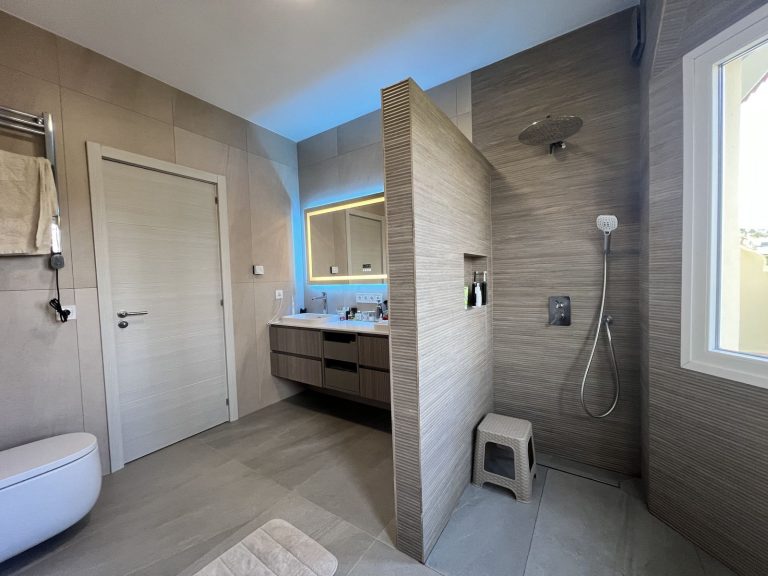 8db4b48a5229f90a6acb879a741843f1 - 15