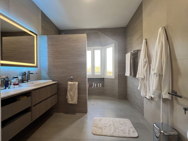 8db4b48a5229f90a6acb879a741843f1 - 4