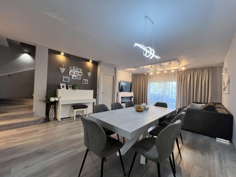 8db4b48a5229f90a6acb879a741843f1 - 8