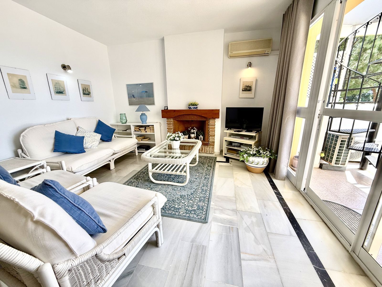 8e8249263b4ec24b96cf28f58bfc27c5 - 11