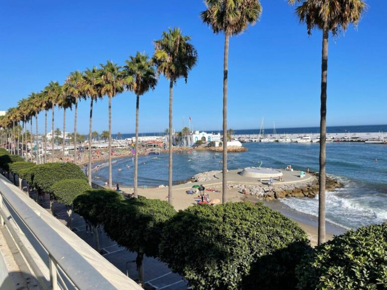 8e9f3fd89b40d573599d7048e868416f - 1