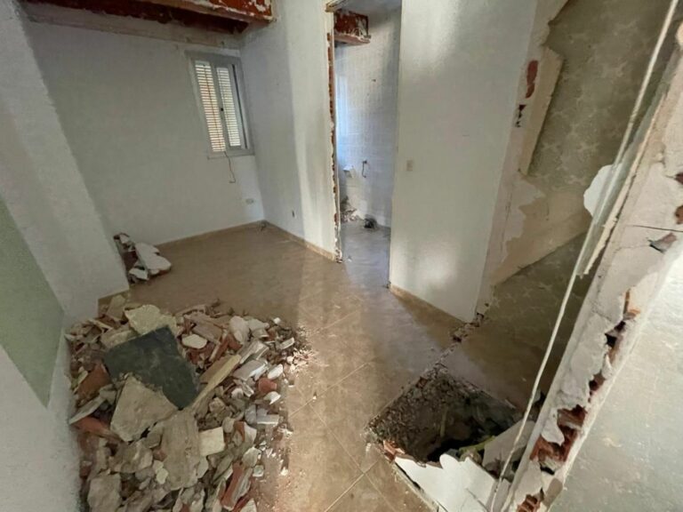 8e9f3fd89b40d573599d7048e868416f - 13