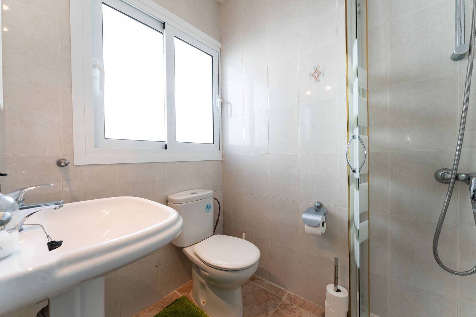 8ea075bc98b86b3c1c0ba8f623506ec2 - 12