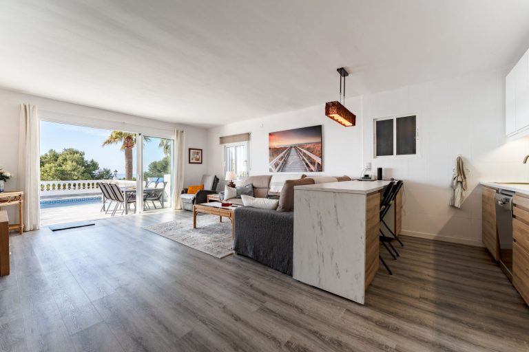 8ea075bc98b86b3c1c0ba8f623506ec2 - 2