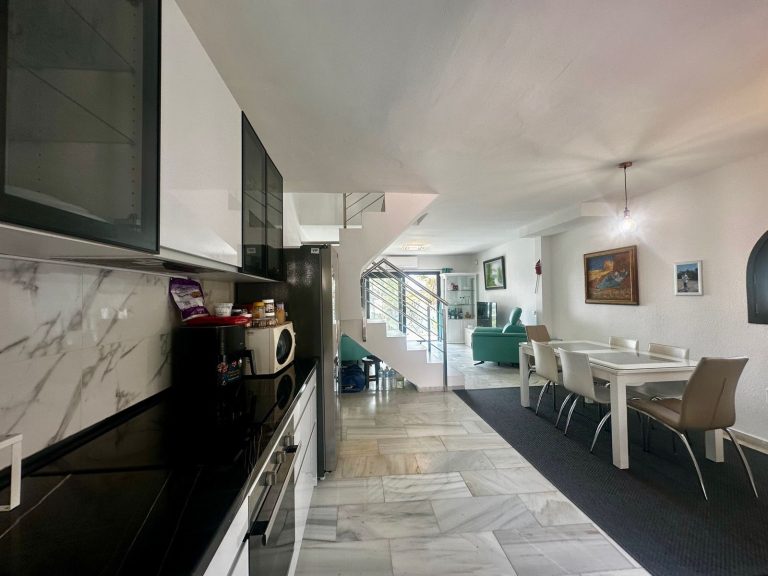 8eb414c5c7a530ed98183fc0d31bad73 - 10