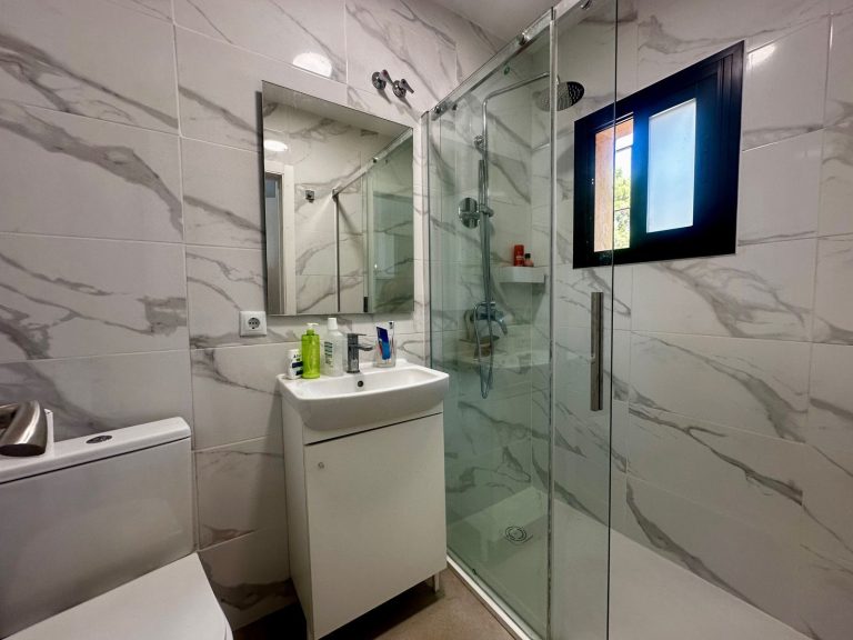 8eb414c5c7a530ed98183fc0d31bad73 - 12