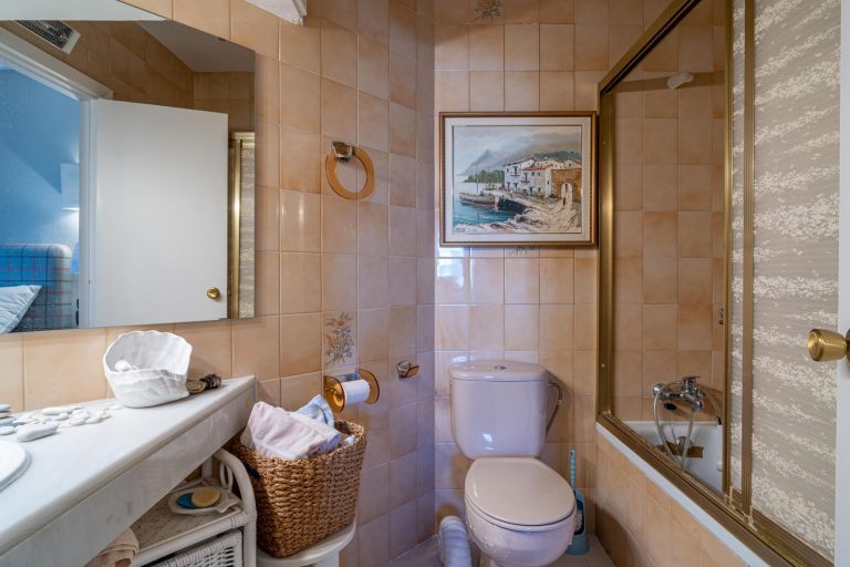 8fe7cd2d429f07b519da193ee87a2feb - 10