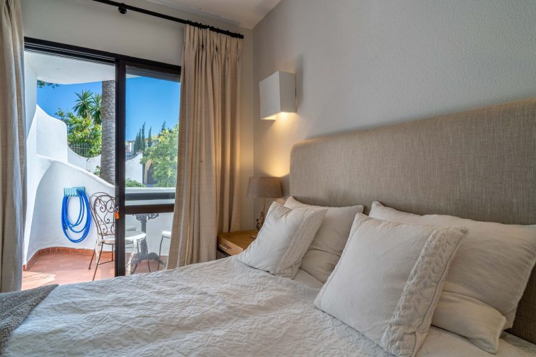 8fe7cd2d429f07b519da193ee87a2feb - 12