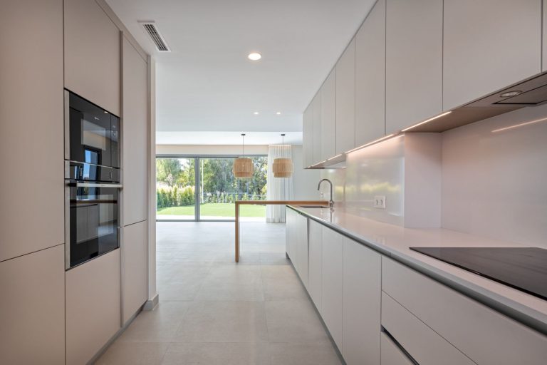 9064bebd917ab93257e35a12a0a5c83b - 4