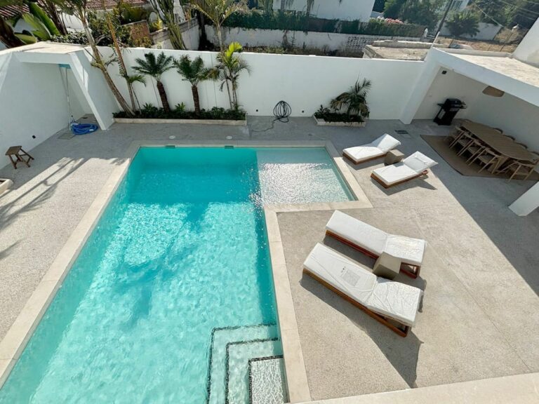 942a1a14507fda4ee7994fc16ec2c54d - 13