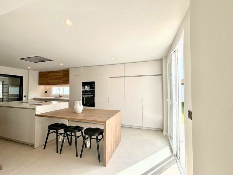 942a1a14507fda4ee7994fc16ec2c54d - 8