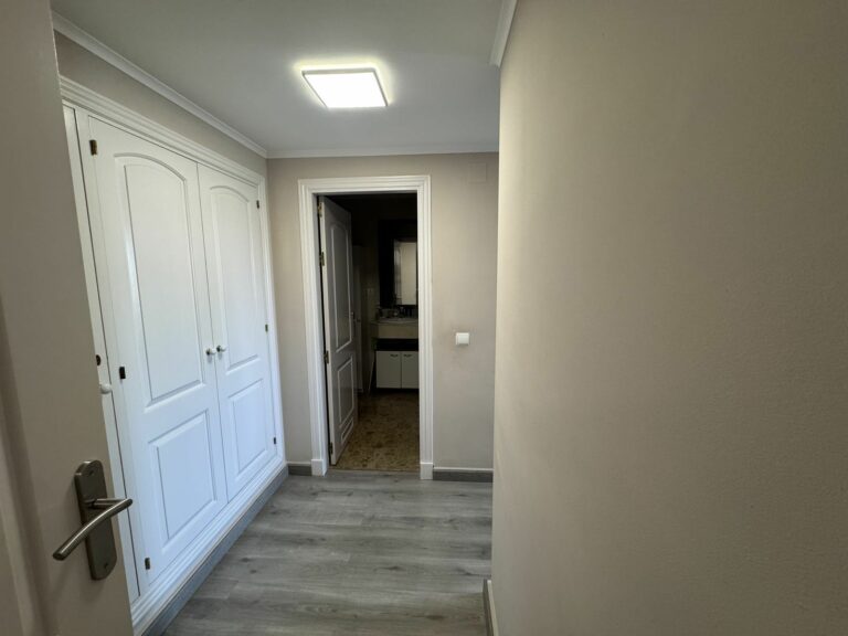 945d18a5f89bb42c4a389d4bc5abff8b - 10