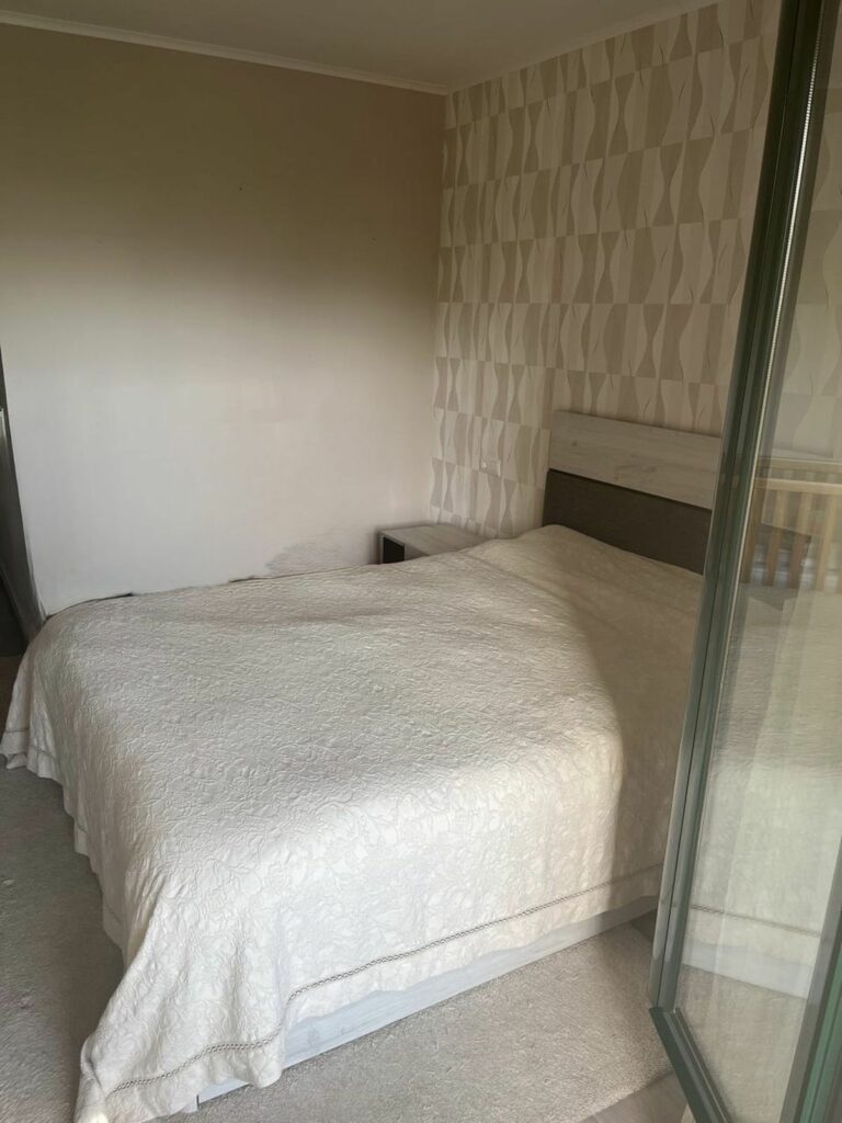 945d18a5f89bb42c4a389d4bc5abff8b - 12