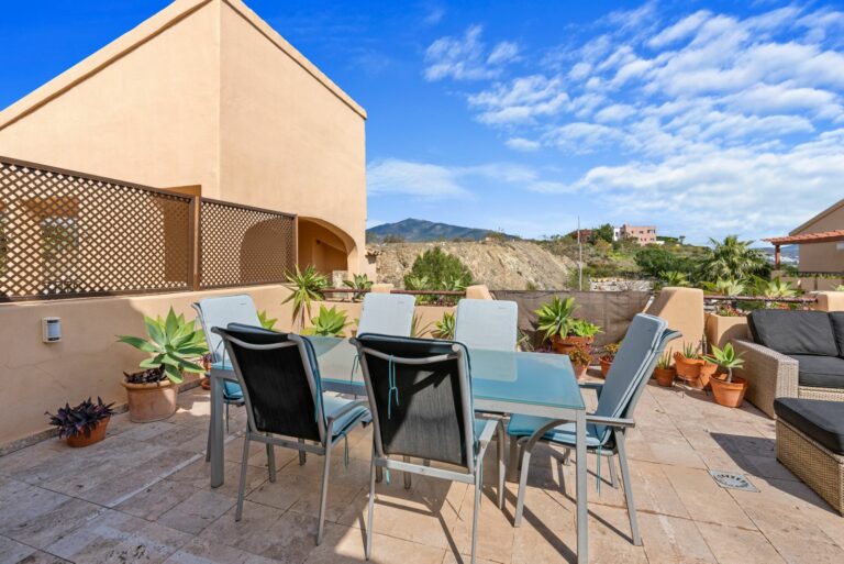 964b9508edcfecca902495cc280eb67a - 12