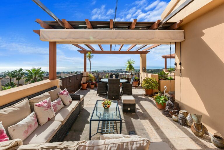 964b9508edcfecca902495cc280eb67a - 14