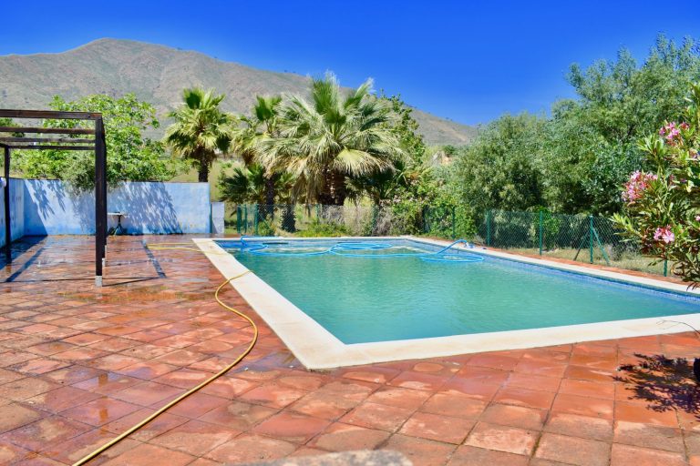 98501721ce816827f7d2470d5636589d - 3