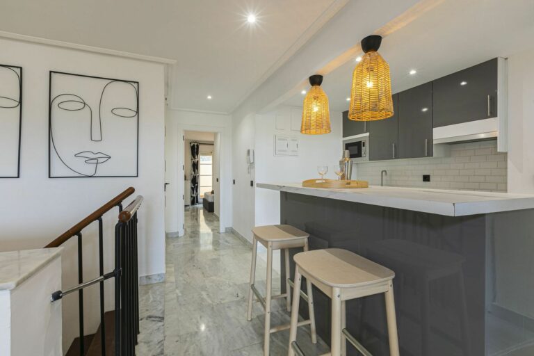 9ad9d41c29c25bcb7195bb02925c05df - 10