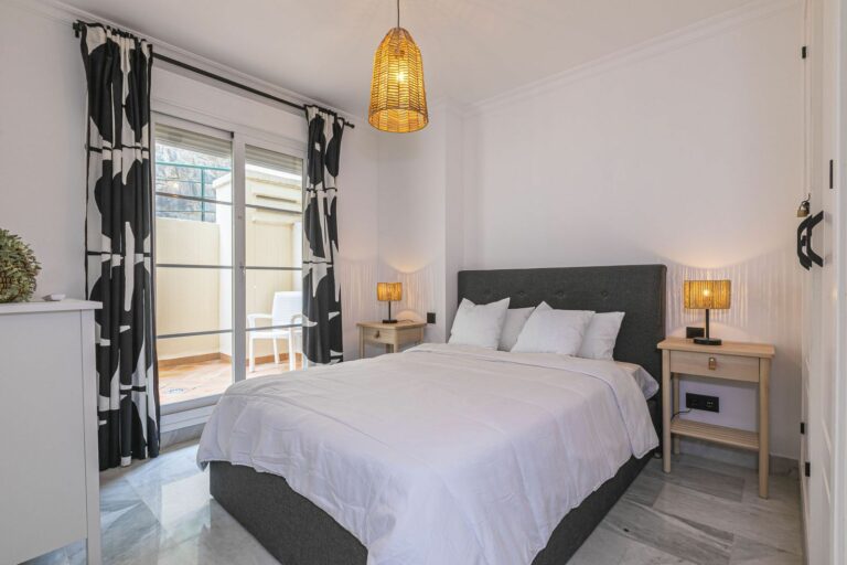 9ad9d41c29c25bcb7195bb02925c05df - 12