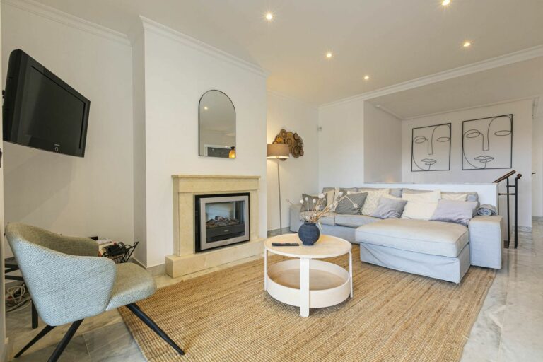 9ad9d41c29c25bcb7195bb02925c05df - 14