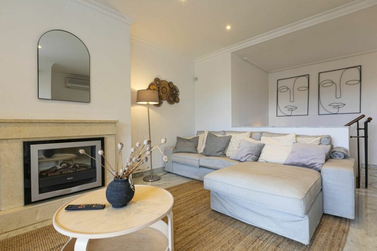 9ad9d41c29c25bcb7195bb02925c05df - 15